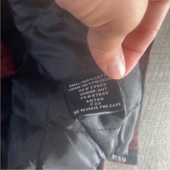 Farm and Fleet Work and Sport Size Medium Quilted Flannel Outdoor Jacket - Picture 2 of 7